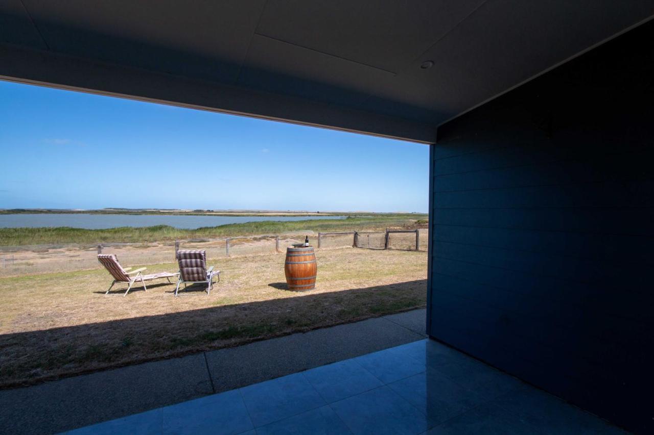 Coorong Island Retreat - Farm Stay At Pet Friendly Property Meningie Zewnętrze zdjęcie