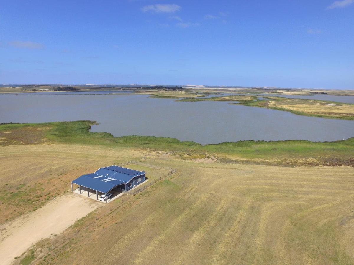 Coorong Island Retreat - Farm Stay At Pet Friendly Property Meningie Zewnętrze zdjęcie