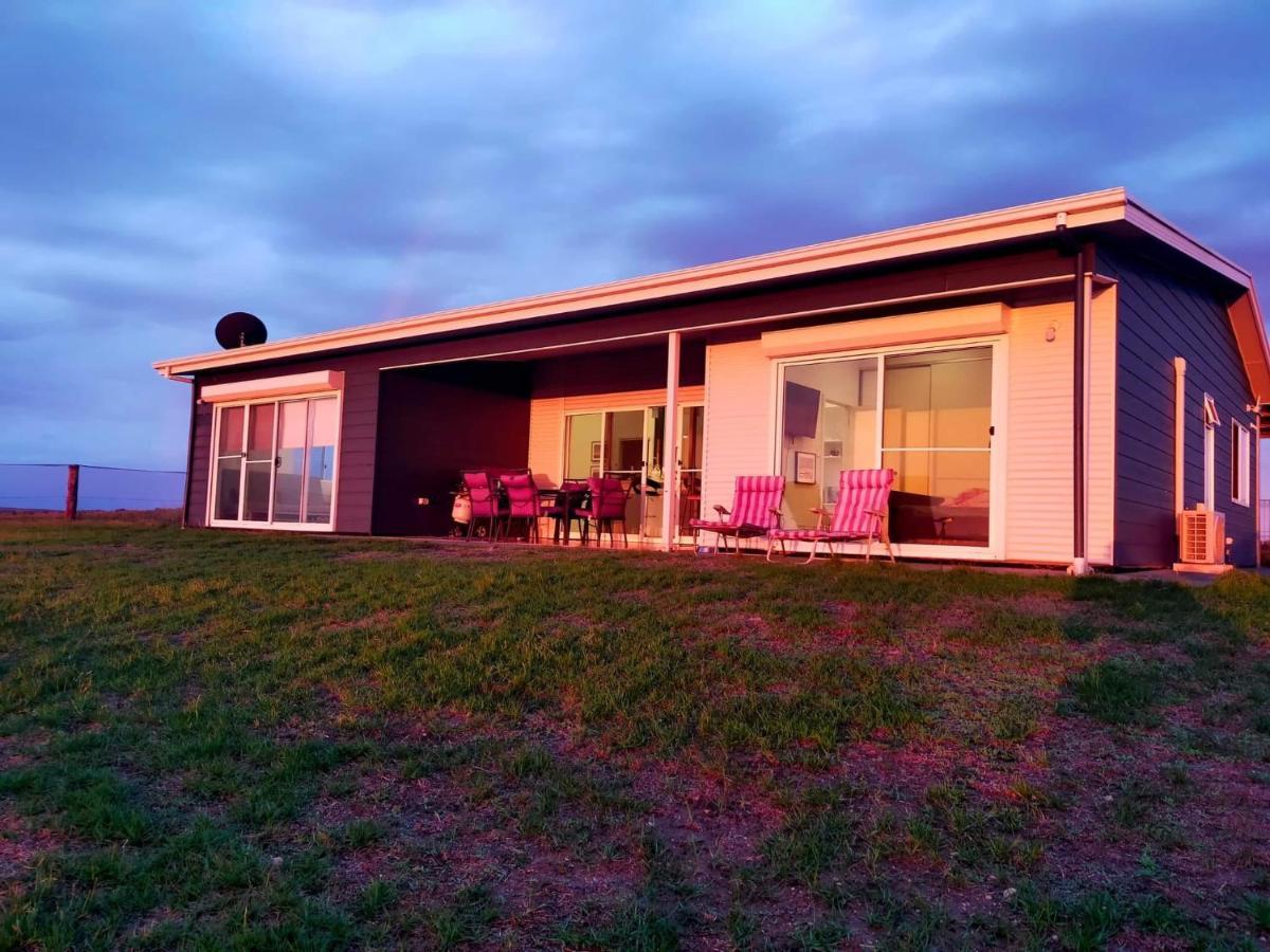 Coorong Island Retreat - Farm Stay At Pet Friendly Property Meningie Zewnętrze zdjęcie