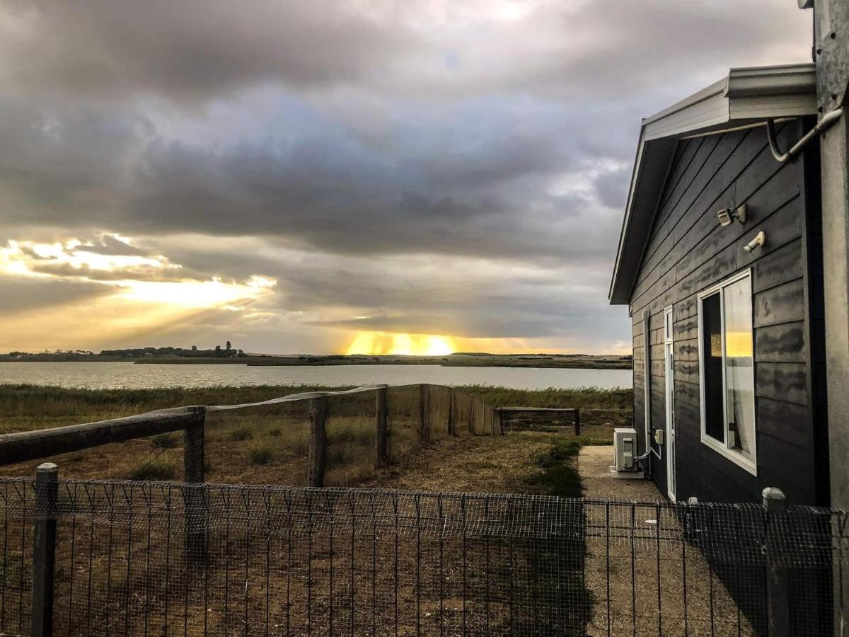 Coorong Island Retreat - Farm Stay At Pet Friendly Property Meningie Zewnętrze zdjęcie
