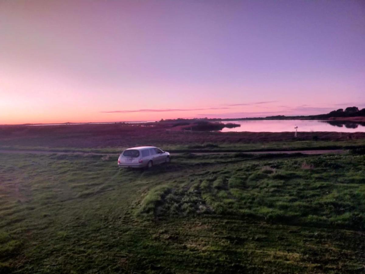 Coorong Island Retreat - Farm Stay At Pet Friendly Property Meningie Zewnętrze zdjęcie