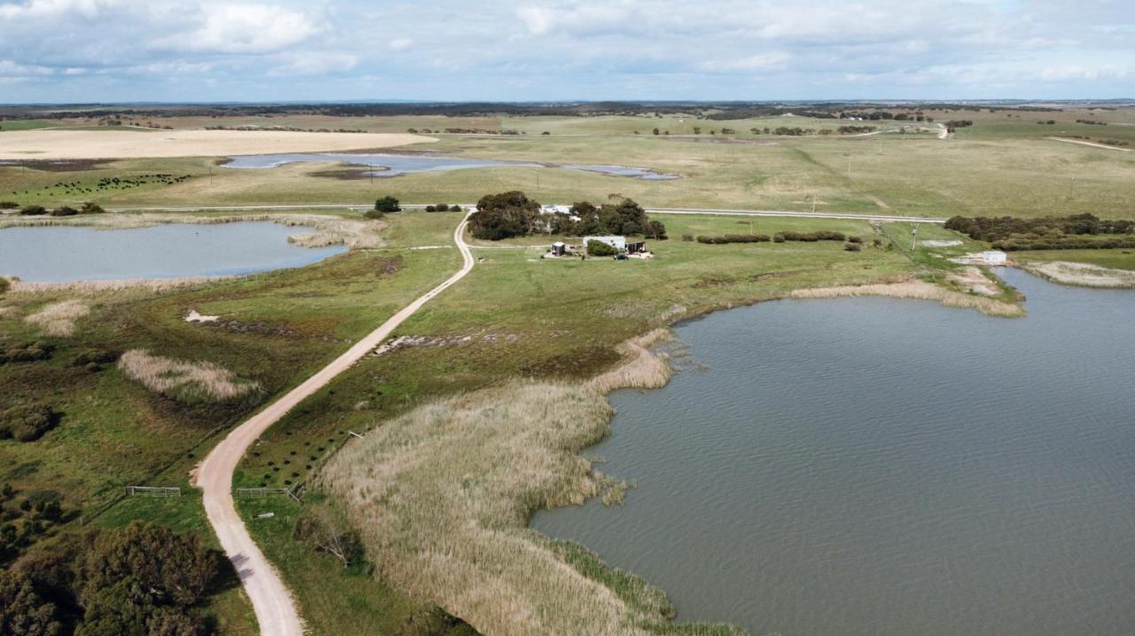 Coorong Island Retreat - Farm Stay At Pet Friendly Property Meningie Zewnętrze zdjęcie
